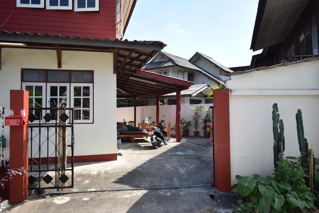 Champion Hostel 2 (Adults Only) Chiang Mai Extérieur photo