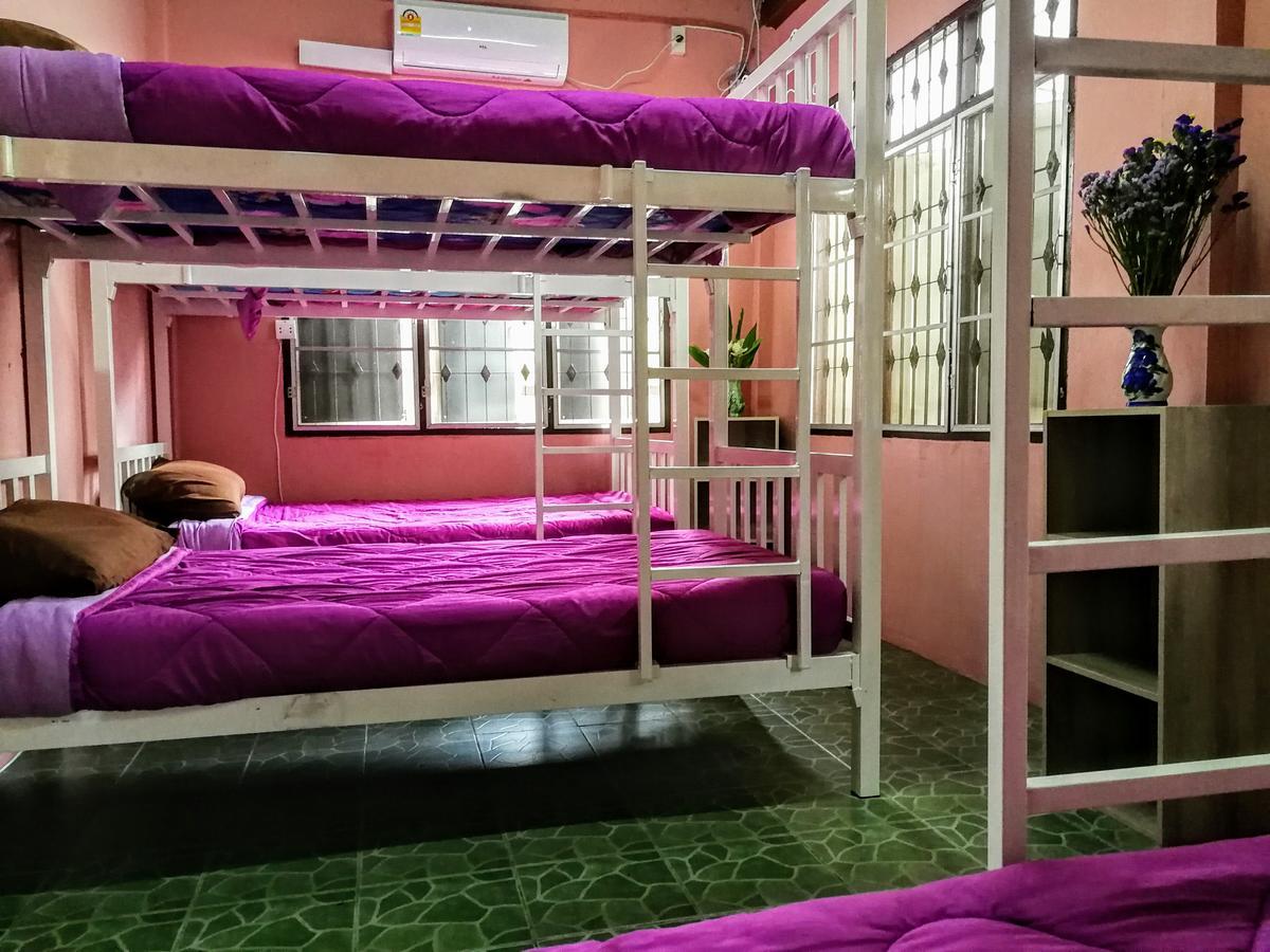 Champion Hostel 2 (Adults Only) Chiang Mai Extérieur photo